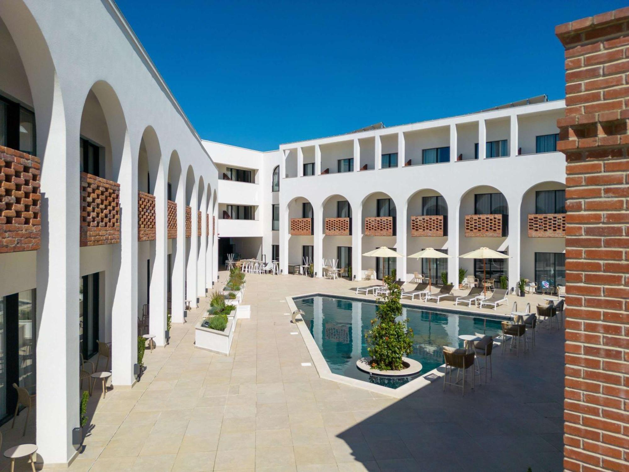 Mercure Conacul Cozieni ブカレスト エクステリア 写真