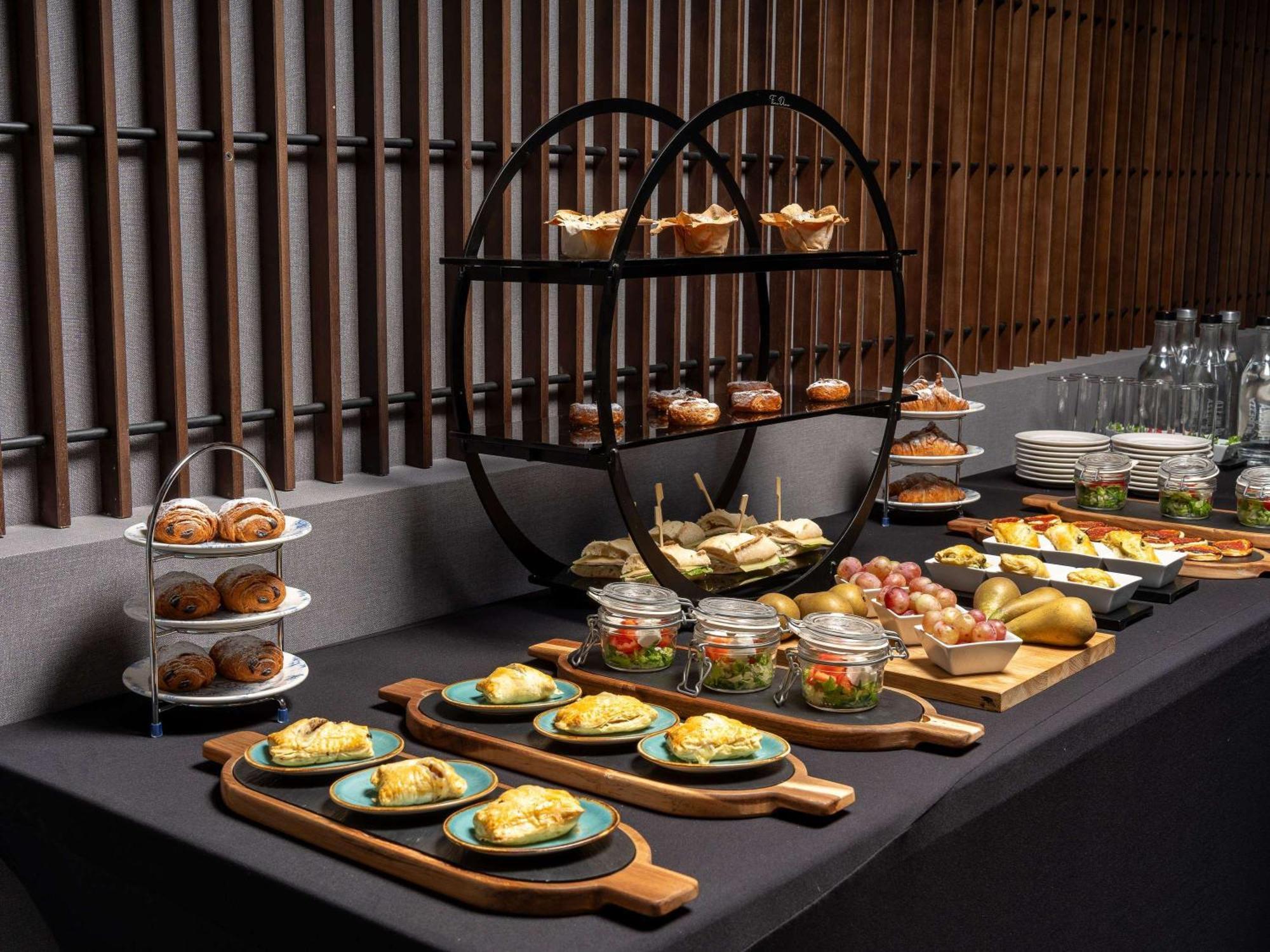 Mercure Conacul Cozieni ブカレスト エクステリア 写真