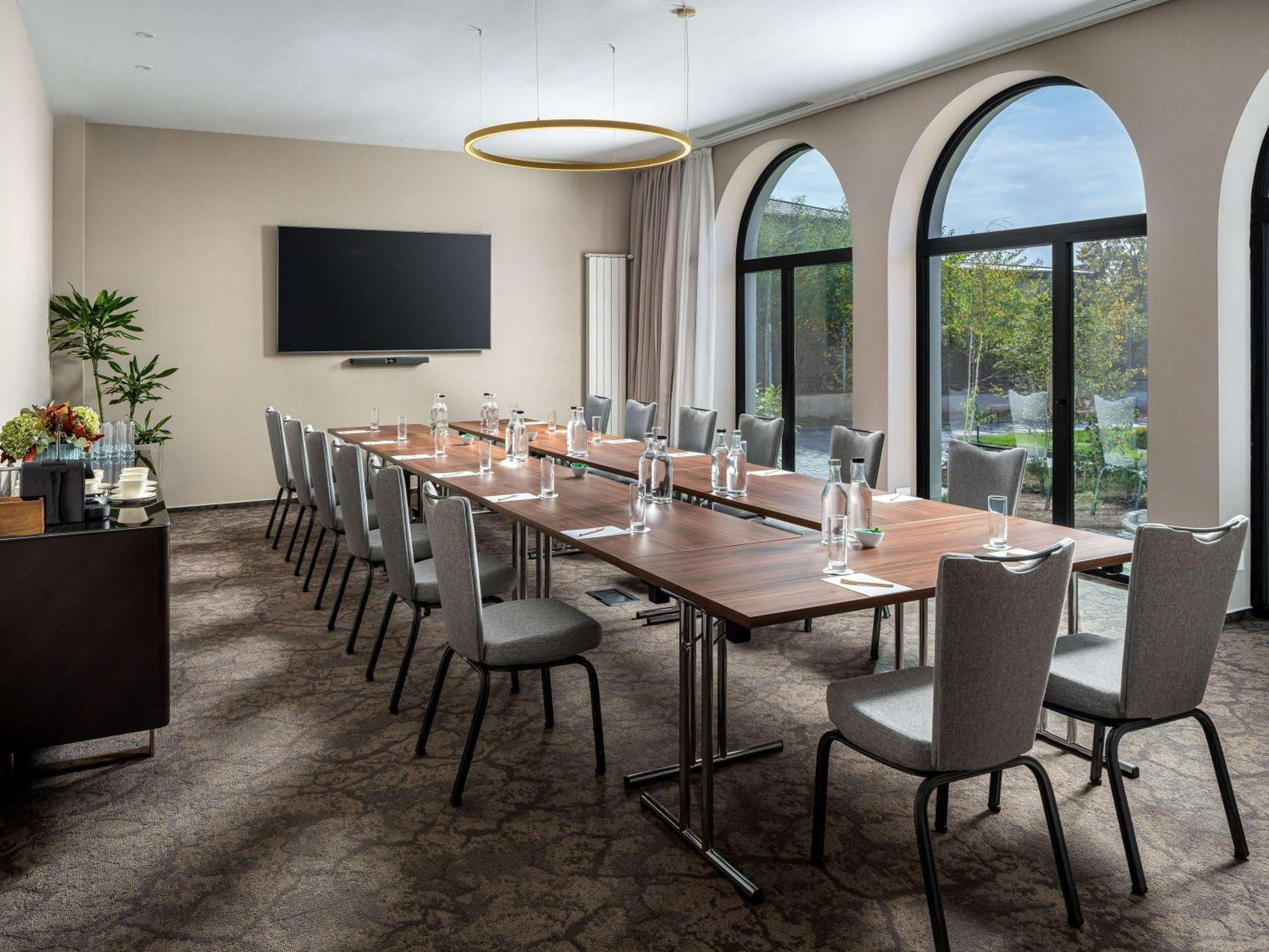 Mercure Conacul Cozieni ブカレスト エクステリア 写真