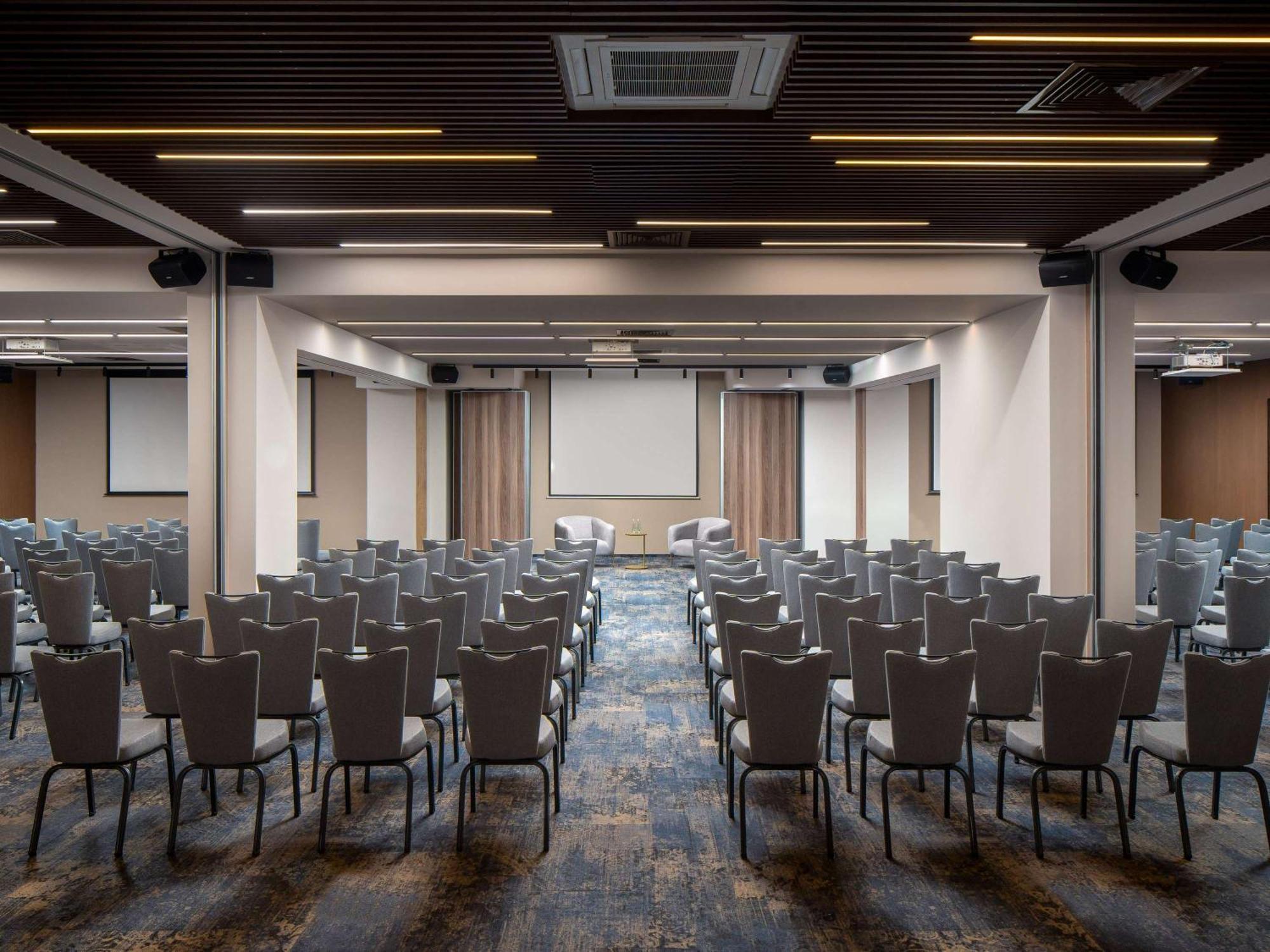 Mercure Conacul Cozieni ブカレスト エクステリア 写真