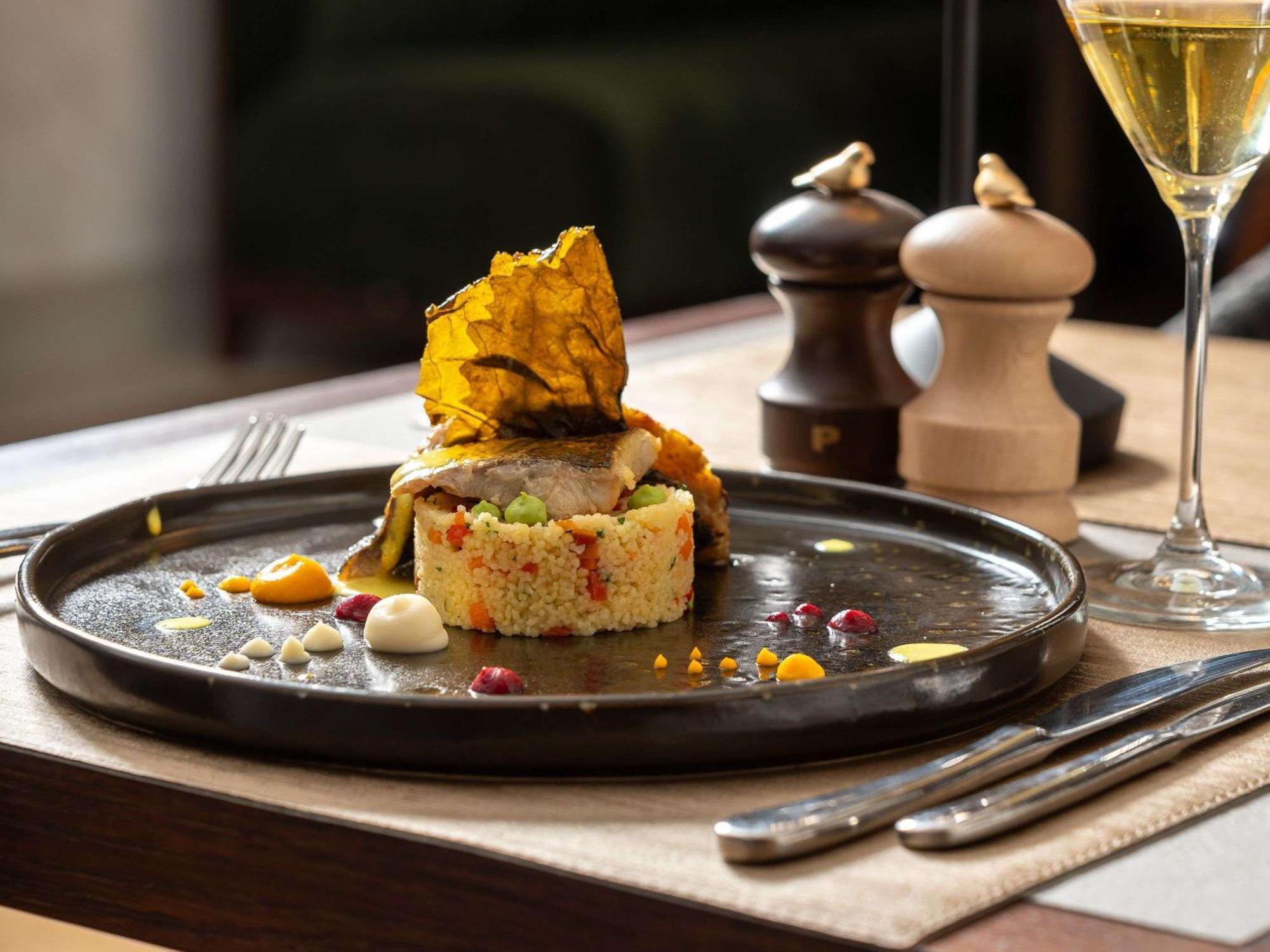 Mercure Conacul Cozieni ブカレスト エクステリア 写真