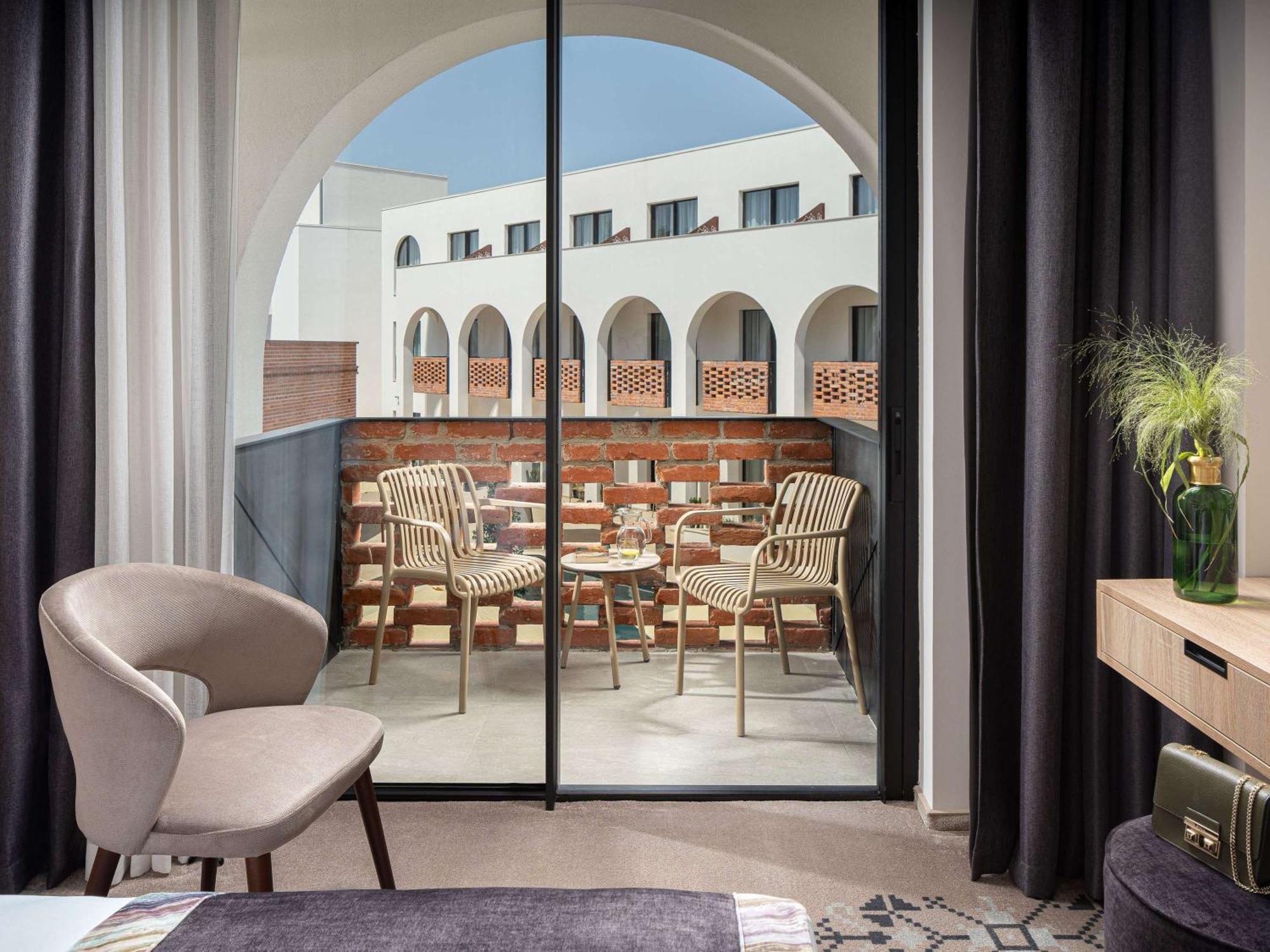 Mercure Conacul Cozieni ブカレスト エクステリア 写真