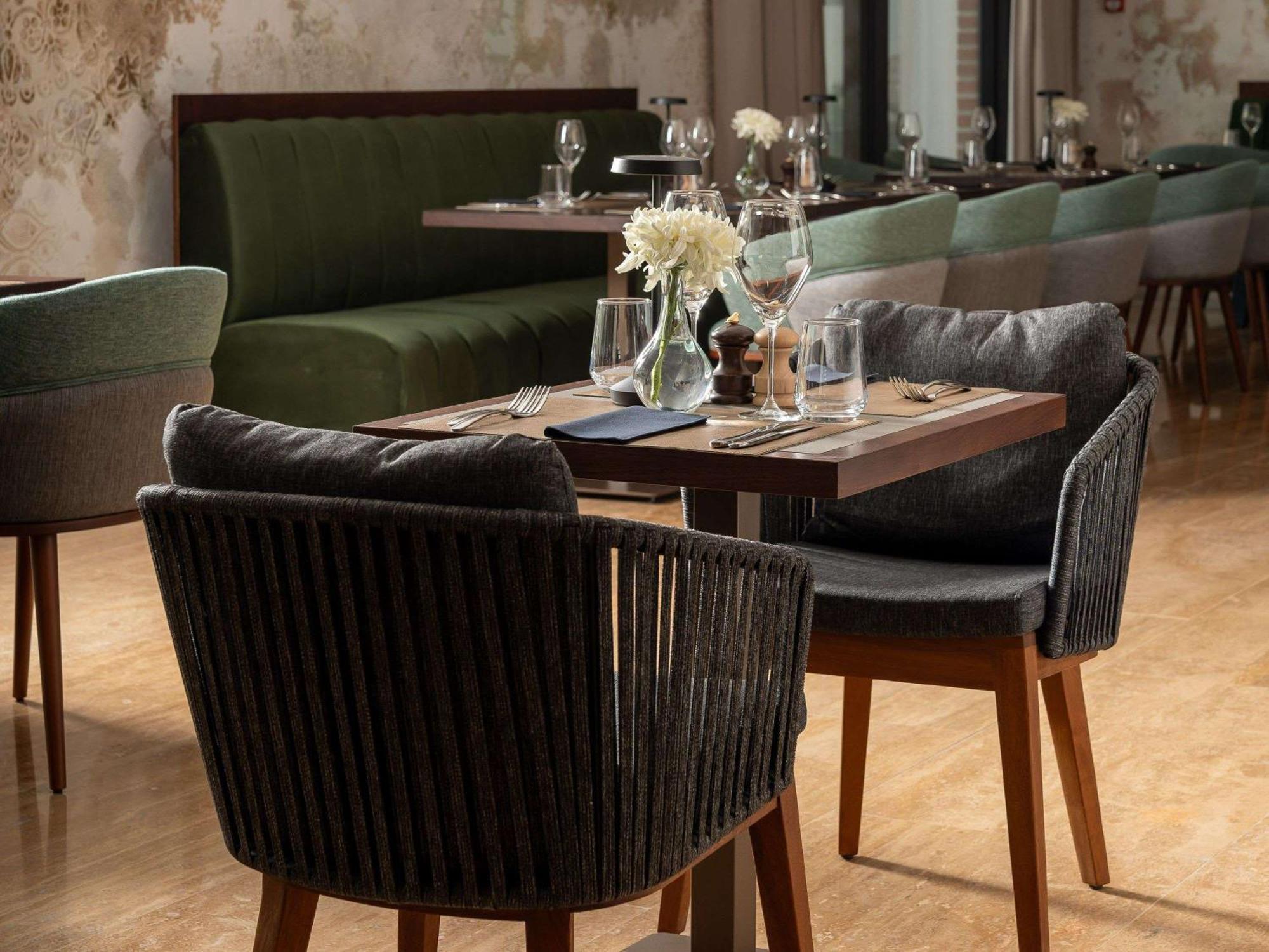 Mercure Conacul Cozieni ブカレスト エクステリア 写真
